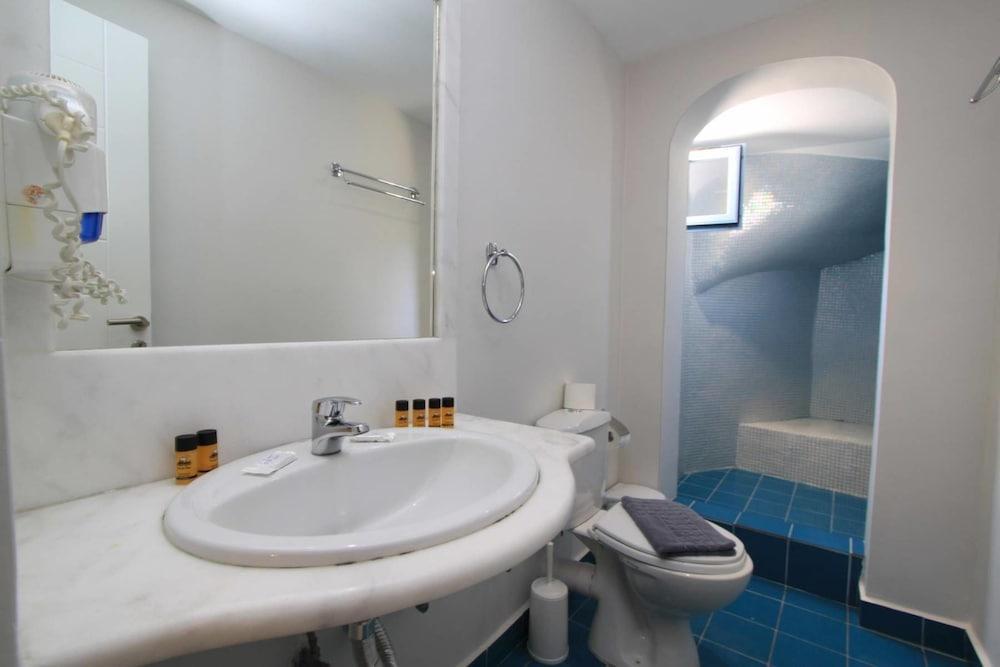 Villa Roussa City Center Fira  Ngoại thất bức ảnh