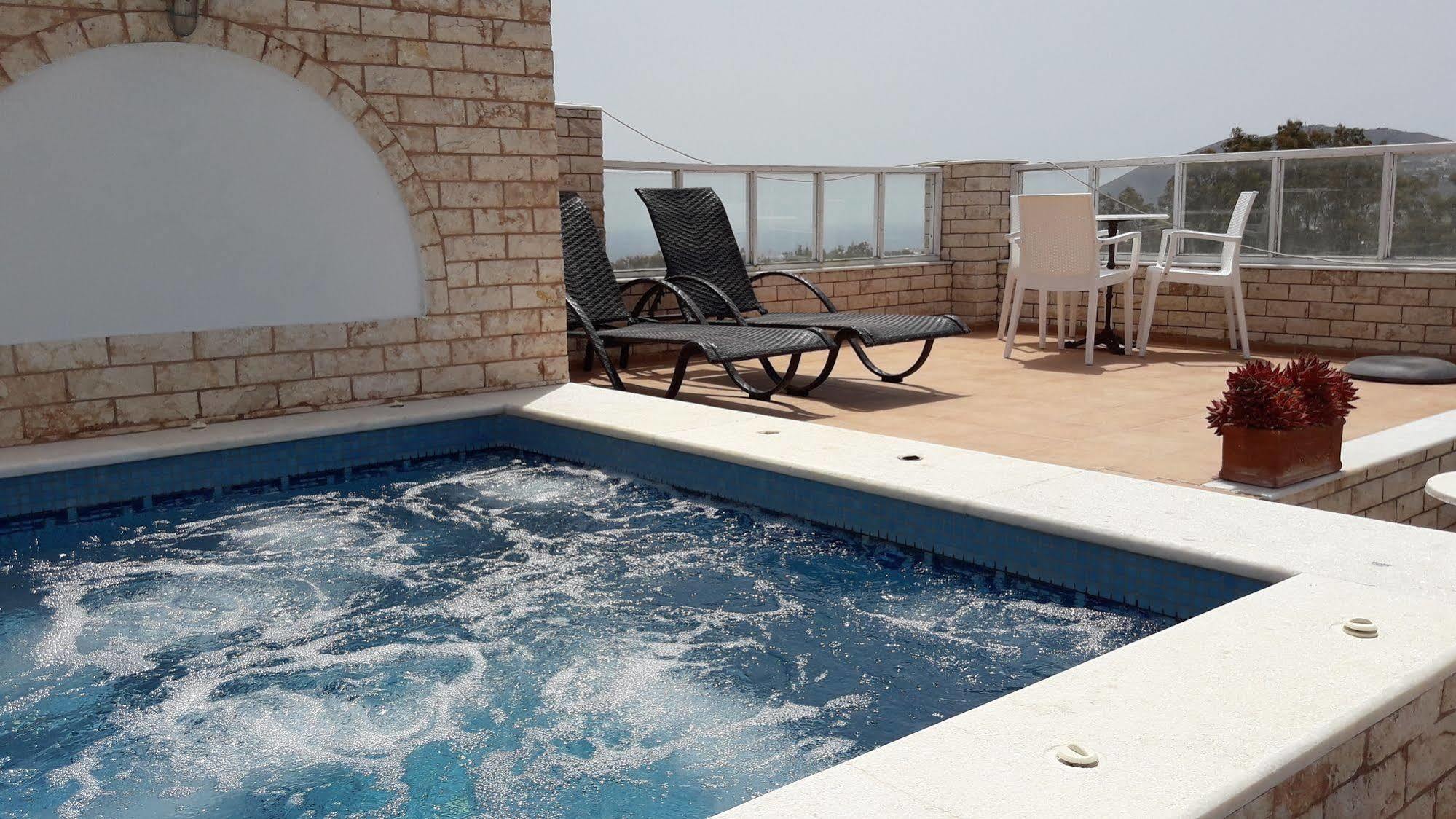 Villa Roussa City Center Fira  Ngoại thất bức ảnh
